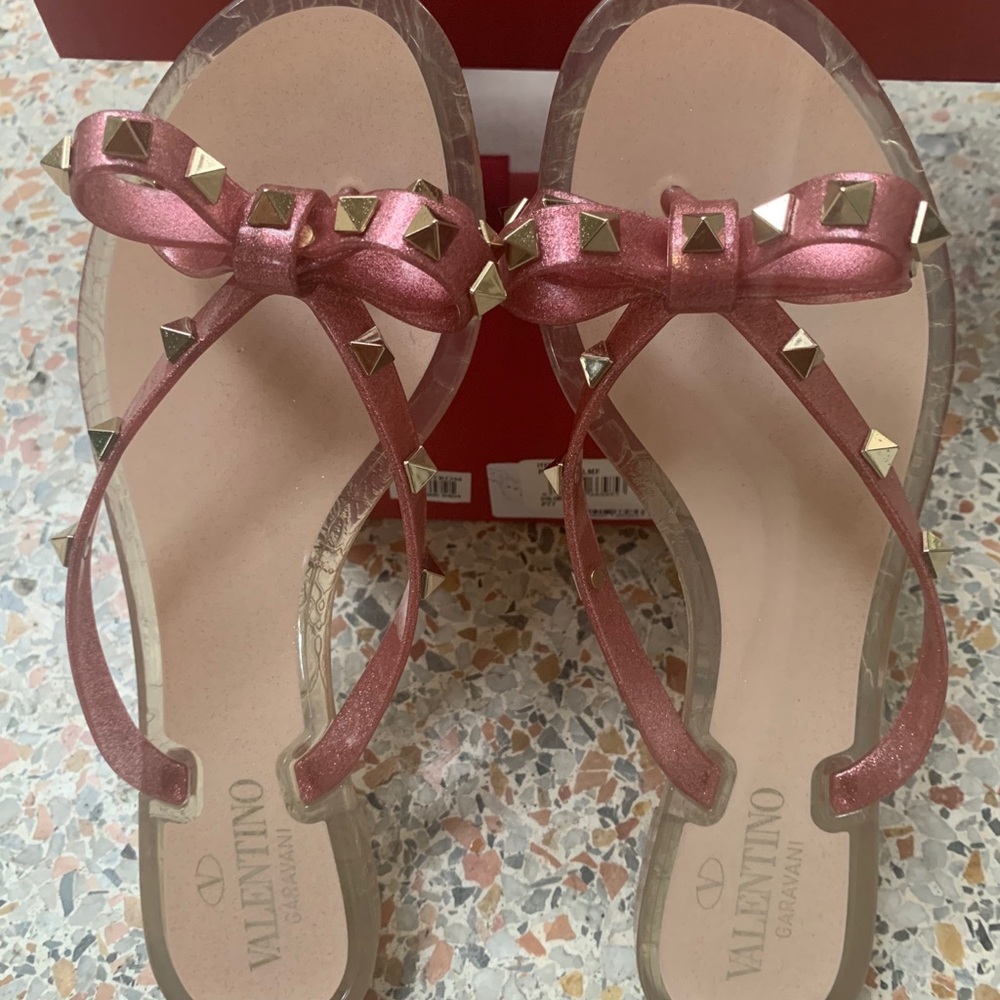 Valentino Garavani Jelly Bow Rockstud Thong